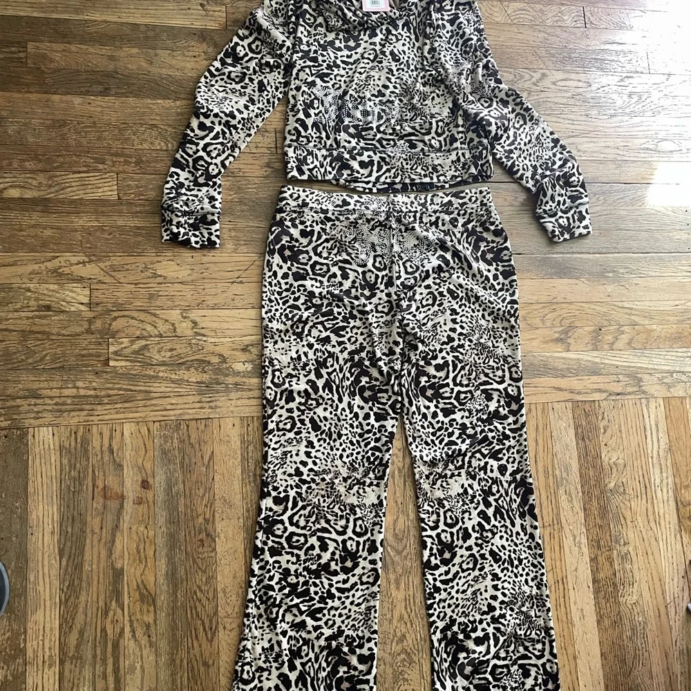 Juicy Couture Black and Cream Ocelot-Print Wide-Leg Pant track suit - Picture 1 of 4